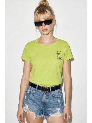 Shade Kadın %100 Pamuk El Işi Summer Nakış Detaylı Premium Tasarım T-Shirt