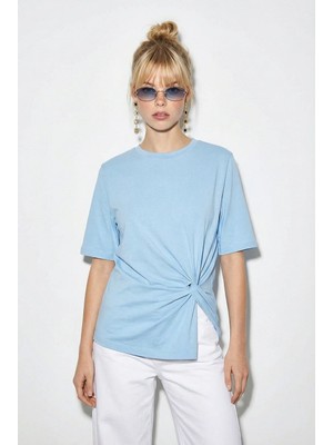 Shade Kadın Vatkalı Omuz Detaylı Düğüm Detaylı Kısa Kollu T-Shirt