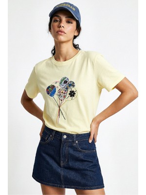 Shade Kadın %100 Pamuk El Işi Balon Nakış Detaylı Premium Tasarım T-Shirt