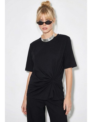 Shade Kadın Vatkalı Omuz Detaylı Düğüm Detaylı Kısa Kollu T-Shirt