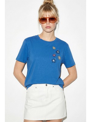 Shade Kadın %100 Pamuk El Işi Çiçek Nakış Detaylı Premium Tasarım T-Shirt