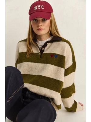 Shade Kadın Oversize Çizgili Polo Yaka Kalp Desen Nakış Işlemeli Triko Kazak