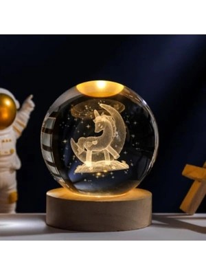 Ulu Pazarlama Ahşap Standlı Cam Küre Işıklı Göz Yormayan Ay Motifli Masaüstü Aydınlatma Gece Lambası Dekoratif Çocuk Odası Salon Yatak Odası Lamba 6cm x 6cm (Ayda Unicorn)          [enerji Sınıfı A]