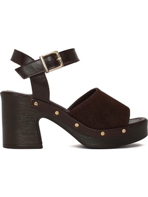 Derimod Kadın Kahverengi Bilekten Tokalı Kalın Topuklu Süet Deri Sandalet 26SFD240310