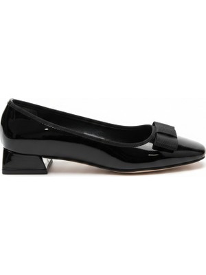 Love Shine Bery Büyük Numara Kadın Küt Burun Rugan Topuklu Ayakkabı Kurdele Fiyonklu