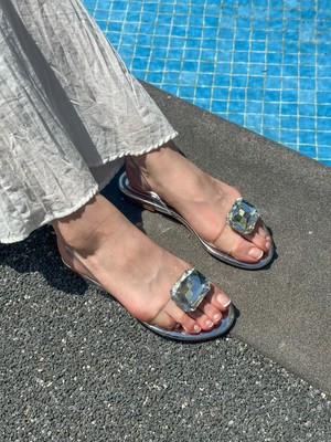 Erva'nın Butiği Gümüş Şeffaf (Ring) Gümüş Taş Detay Terlik