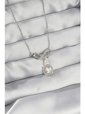 Esplendor 316L Çelik Gümüş Renk Fiyonk Detay Zirkon Taşlı Tektaş Kolye