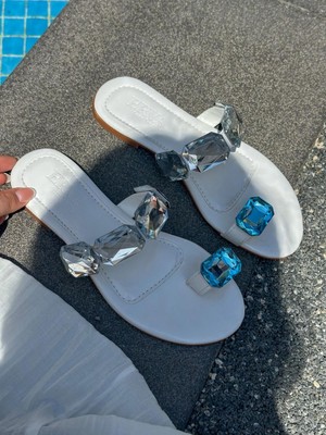 Erva'nın Butiği Beyaz Rugan (Amber) Taşlı Parmak Arası Kadın Terlik