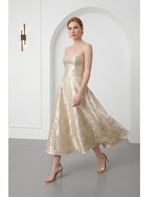 Lafaba Kadın Gold Straplez Yaka Jakarlı Midi Abiye Elbise