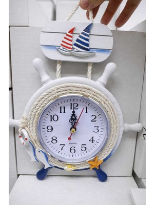 Ahşap Duvara Asmalı Dekoratif Saat, Şık ve Modern Tasarım ile Zarif Görünüm