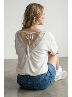 Mersi Kadın Sırt Dekolteli Dantel Detaylı Bağlamalı Kısa Kollu Tişör