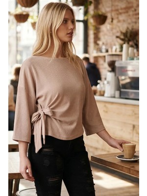 Armonika Kadın Bej Sıfır Yaka Yumuşak Dokulu Yarasa Kol Önden Bağlamalı Bluz ARM-26K001021