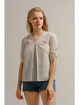 Armonika Kadın Krem V Yaka Pile Detaylı Kolu Apoletli Bluz ARM-23Y001094