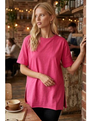 Armonika Kadın Fuşya Yuvarlak Yaka Duble Kol Yanları Yırtmaçlı Pamuklu T-Shirt ARM-26Y137001