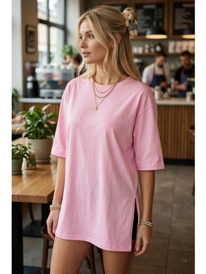 Armonika Kadın Pembe Yuvarlak Yaka Duble Kol Yanları Yırtmaçlı Pamuklu T-Shirt ARM-26Y137001