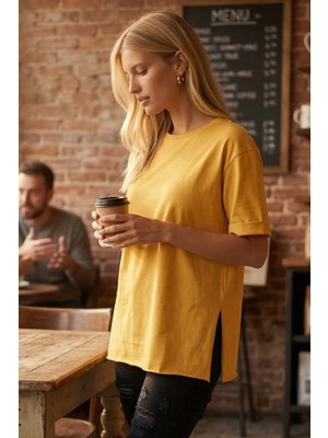 Armonika Kadın Sarı Yuvarlak Yaka Duble Kol Yanları Yırtmaçlı Pamuklu T-Shirt ARM-26Y137001
