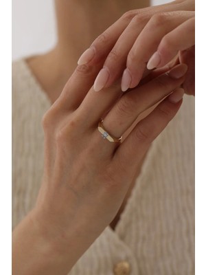 Yavuz Kuyumculuk 14 Ayar Altın Baget Taşlı Modern Yüzük