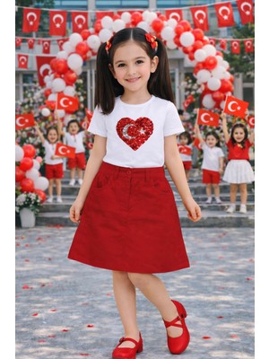 Herşey Nota Kız Çocuk Beyaz Body Kırmızı Kalp Ay Yıldız Detaylı – Okul Etkinlik ve Bayram Tişörtü 3-14 Yaş