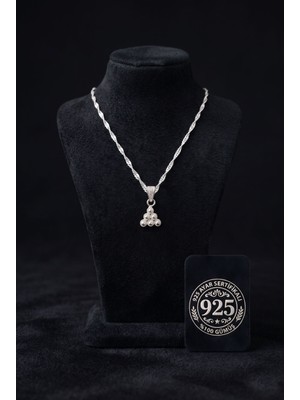 Roza Silver 925 Ayar Geleneksel Telkari Midyat Bereket Serisi Üçgen Minimal Gümüş Kolye