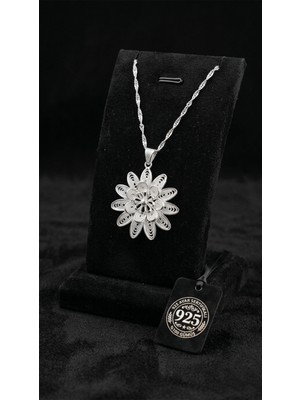 Roza Silver 925 Ayar Telkari El Işçiliği Günebakan Çiçeği Madalyon Gümüş Kolye