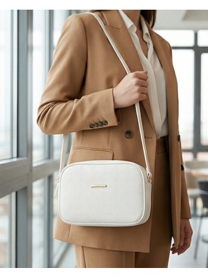 Macerati Vakko Beyaz Çanta,genişlik 26 Cm,boy 16 Cm,4 Gözlü Çok Kullanışlı,a+Plus Ürün