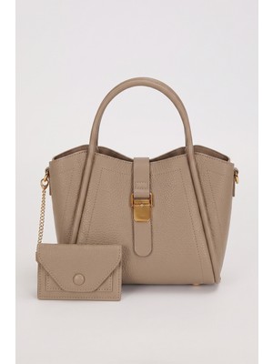 Lale Butik Levidor Premium 3 Gözlü Ek Askılı Charm Detay Yumuşak Küçük Boy Deri Çanta 930643 Vizon