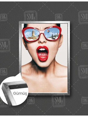 SML Tablo Kırmızı Rujlu Gözlüklü Kadın Model Retro Dikey Çerçeveli Kanvas Tablo