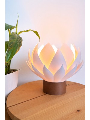 Wooden Touch Lotia Dekoratif Masa Lambası Ceviz Taban