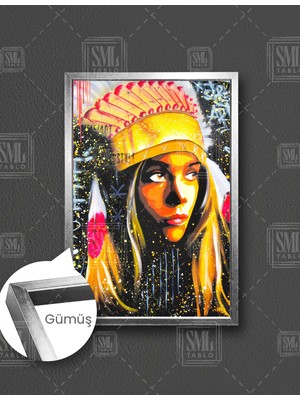 SML Tablo Kızıl Derili Savaşçı Kadın Art Dekor Dikey Çerçeveli Kanvas Tablo