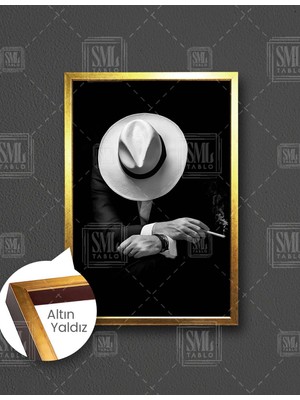 SML Tablo Beyaz Şapkalı Siyah Takım Elbiseli Sigara Içen Adam Dikey Çerçeveli Kanvas Tablo