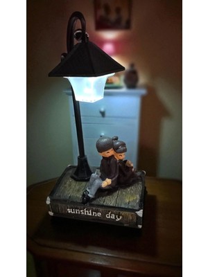 Famemus Accessory Sevdiklerinize Çok Şık Bir Işıklı Çift Biblo Ürün Boyutu En:8cm BOY:17CM