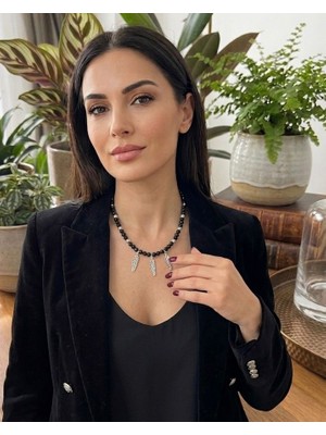 Vintage Takı Etnik Esintili Modern Gümüş Tüy Detaylı Siyah Boncuk Kolye