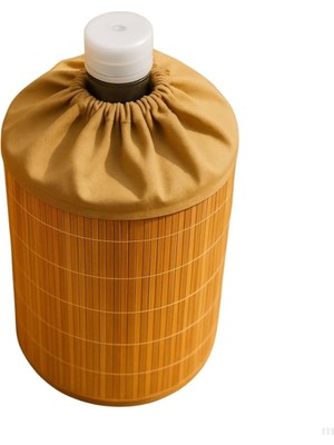 Bambu Su Sebili Damacana Kılıfı – Dekoratif, Toz ve Güneş Koruyucu, Doğal Bambu Kaplama, Kumaş Büzgülü Üst Kapak, 19 L Damacana Uyumlu