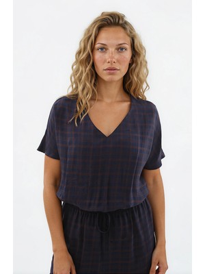 Vitrin V Yaka Kareli Etek Ucu Lastikli Bluz