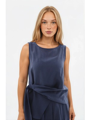 Vitrin Sıfır Kol Önü Detaylı Bluz