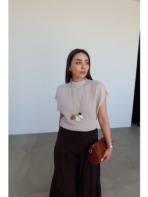 Özge Özgenç Dik Yaka Kısa Kol Triko