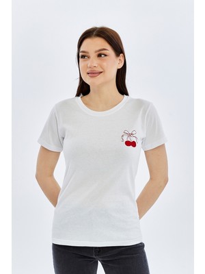 Trender O Yaka Relaxed Fit Kadın T-Shirt Kiraz Beyaz