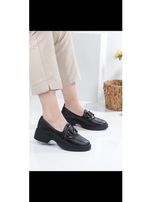 Tuba Toptaş Delikli Yüksek Taban Ayakkabı