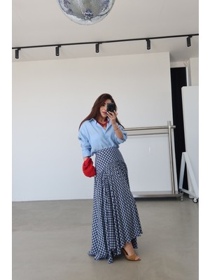 Özge Özgenç Asimetrik Kesim Ekoseli Etek