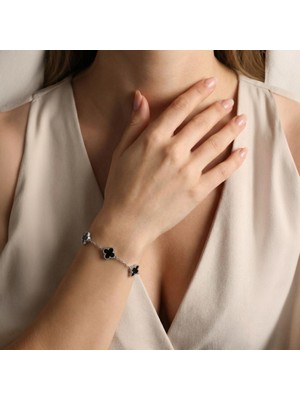 Lorivelle Gümüş Renk Siyah Mineli Yonca Çelik Bileklik | Modern Ikonik Tasarım