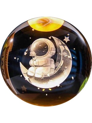 Nemere Dekoratif Ay Üstünde Astronot Tasarımlı Plastik Altlıklı Cam Küre