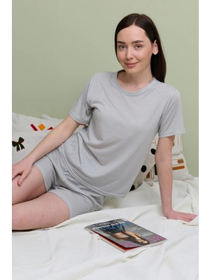 FullaModa Çizgili Bisiklet Yaka Şortlu Pijama Takımı
