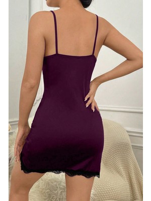 Kadın Mor Göğsü ve Bacakları Dantelli Yırtmaçlı Şık Gecelik