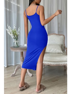 Kadın Mavi Yırtmaçlı Diz Altı Vücüdu Saran Gecelik