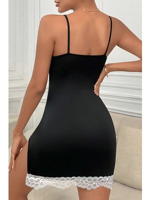 Kadın Siyah Askılı Yırtmaçlı Beyaz Dantelli Gecelik