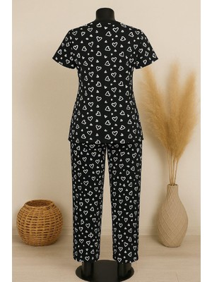 Kadın Siyah Beyaz Kalp Desenli Fiyonklu Kısa Kollu Pijama Takımı