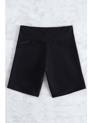 Kadın Siyah Önden Bağcıklı Deniz Şortu
