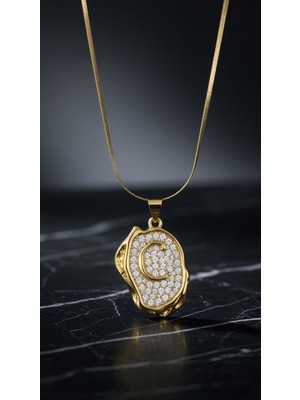 C Harfi Taşlı Gold Kolye