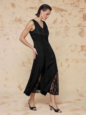 Unique Etek Ucu Dantel Detaylı  Elbise