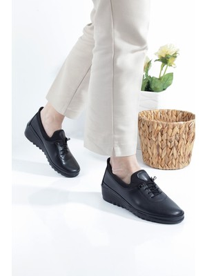 Tuba Toptaş Lastikli Yüksek Tabananne Ayakkabı